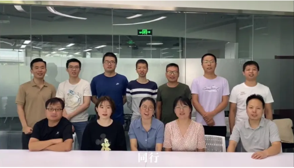 走向台前，拥抱变化——记千草家园五周年庆(图2)