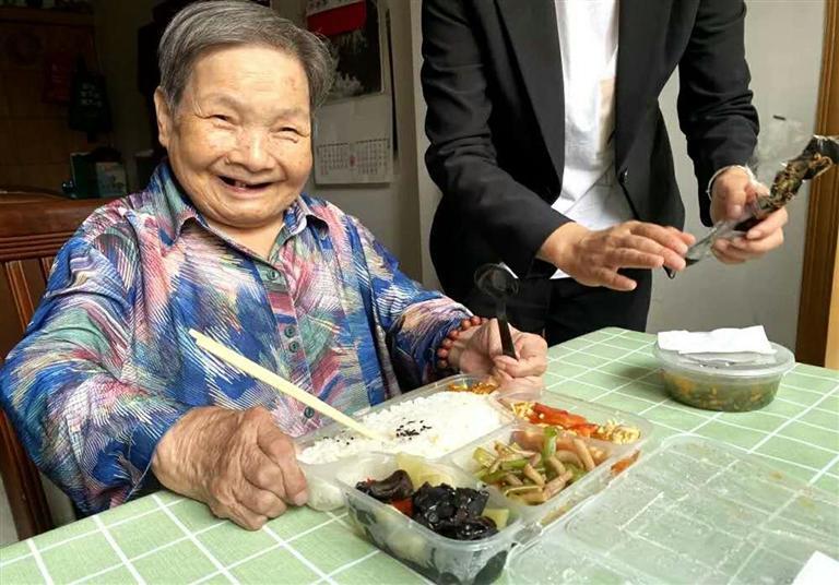 千草家园托起幸福晚年 兰州市推进“互联网+”居家养老建设(图1)